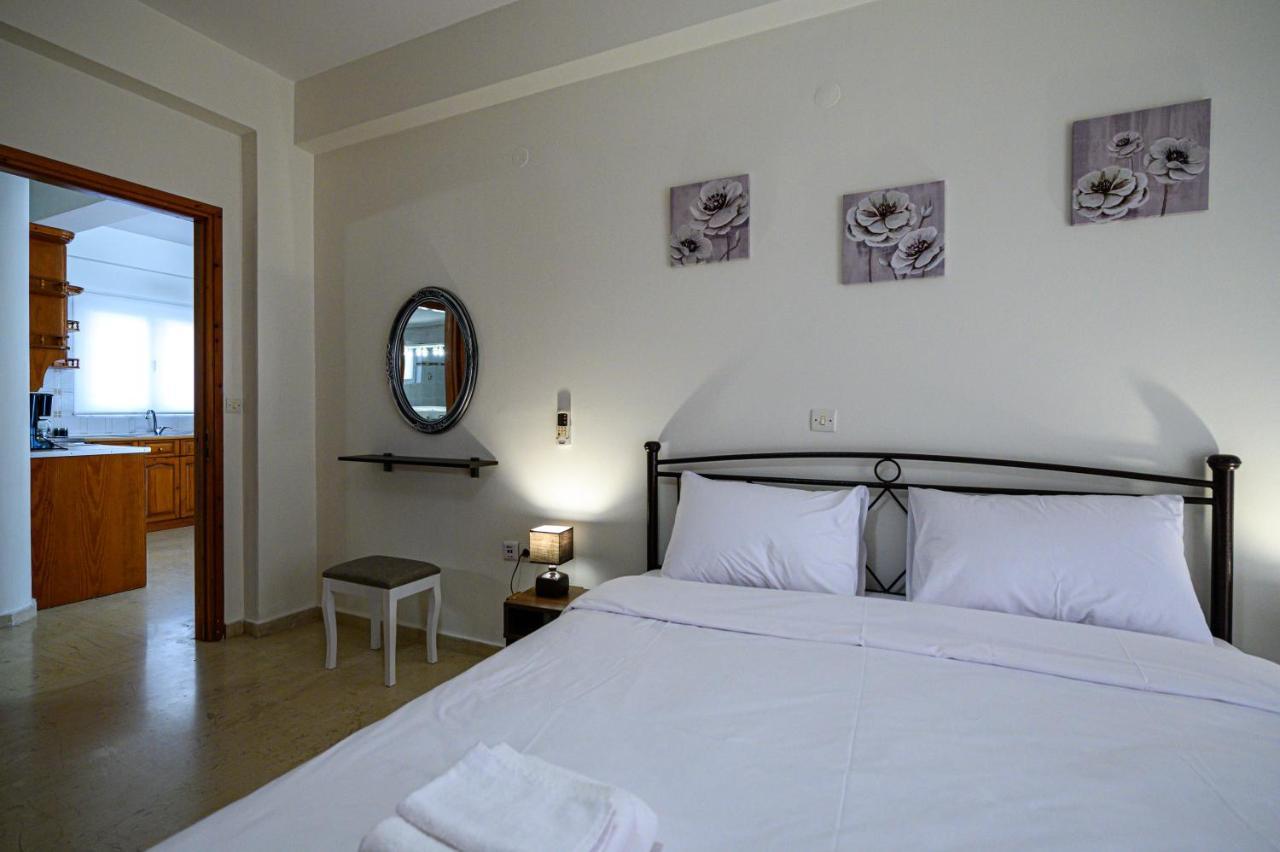 Oliva Apartment Kalamata Exterior photo